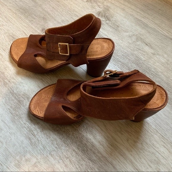 Chie Mihara Leather Block Heel Sandals, Size 36 - Picture 3 of 10